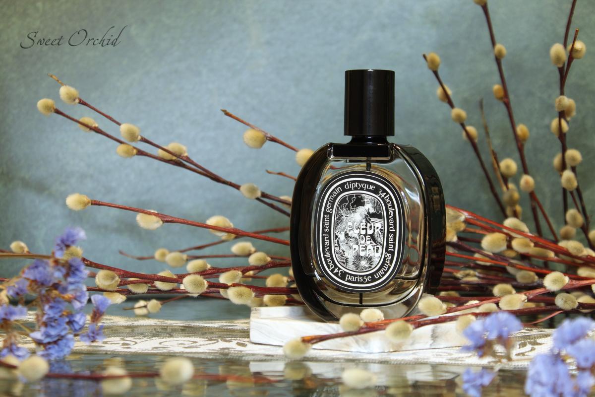 Review Nước Hoa Diptyque Fleur De Peau Eau De Parfum – Hương Thơm Của Cảm Xúc Và Ký Ức Review Nước Hoa Diptyque Fleur De Peau Eau De Parfum – Hương Thơm Của Cảm Xúc Và Ký Ức