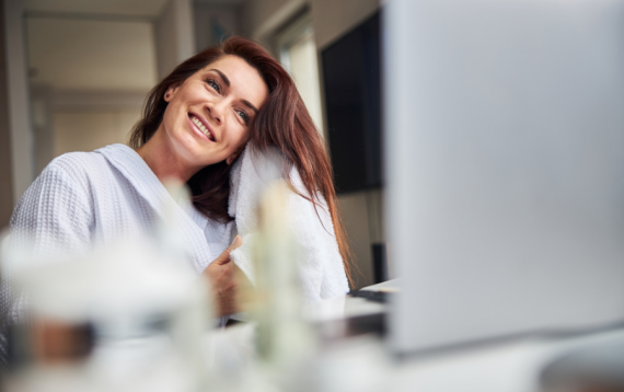 CÁCH CHĂM SÓC TÓC CHẮC KHỎE VÀ GIẢM GÃY RỤNG VÀO MÙA THU ĐÔNG